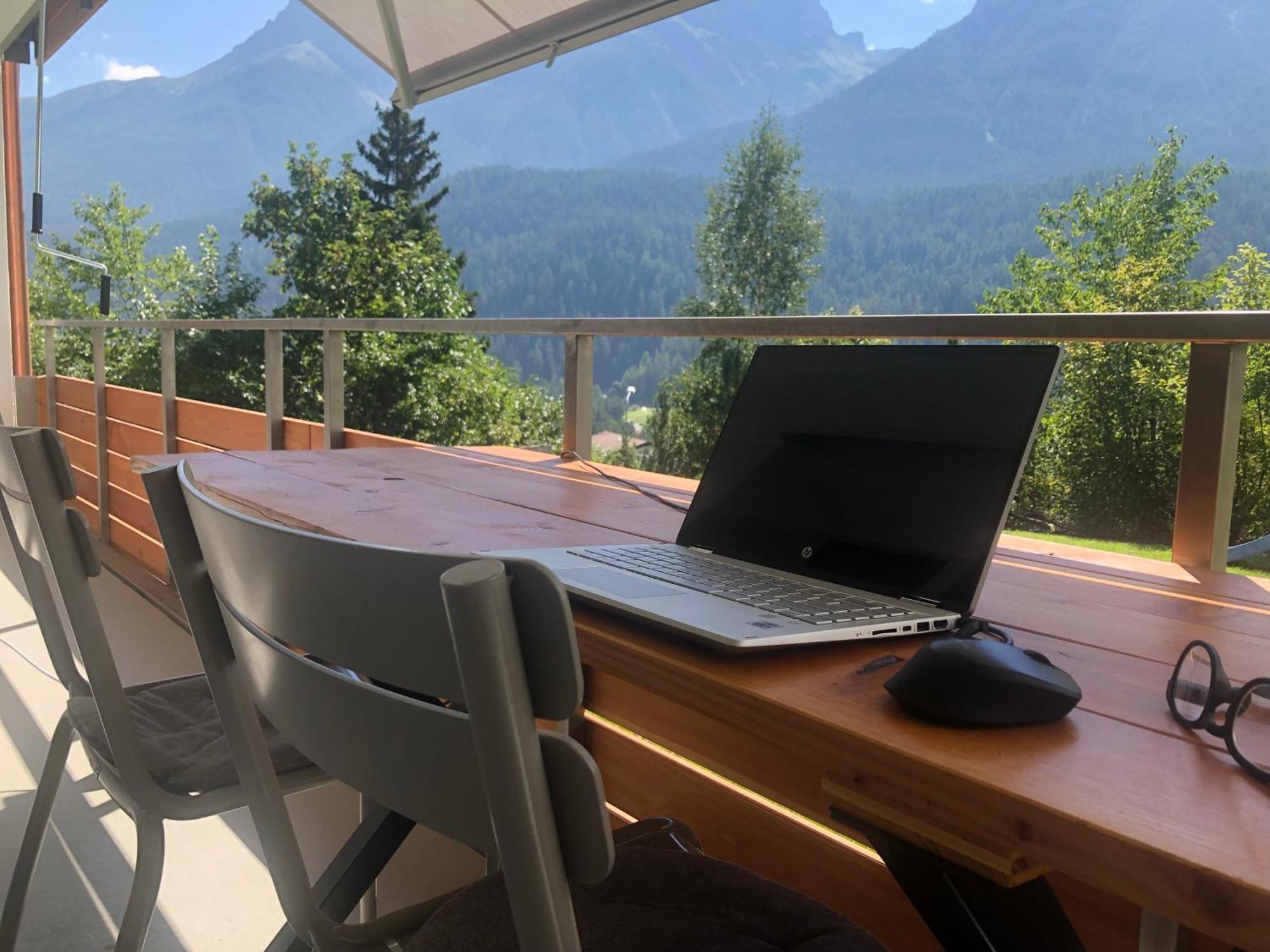 Aaa Chalet Allegra Rojo With Mountain View Scuol Extérieur photo